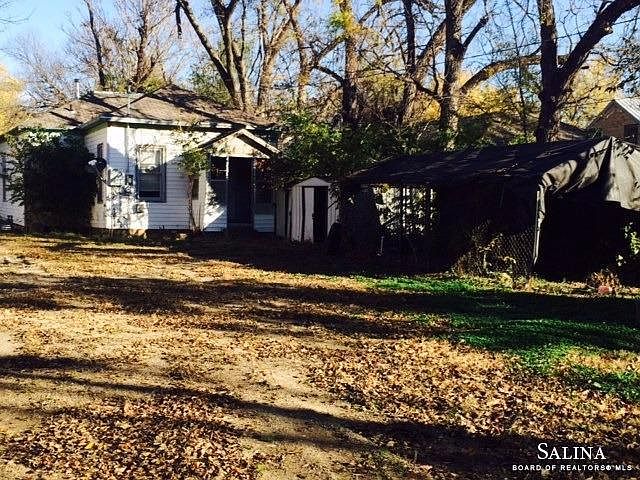 2nd image of 923 Cedar St