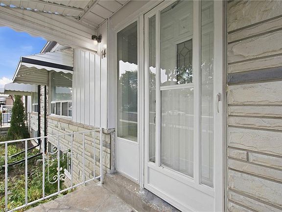 4th image of 14 Avondale Blvd
