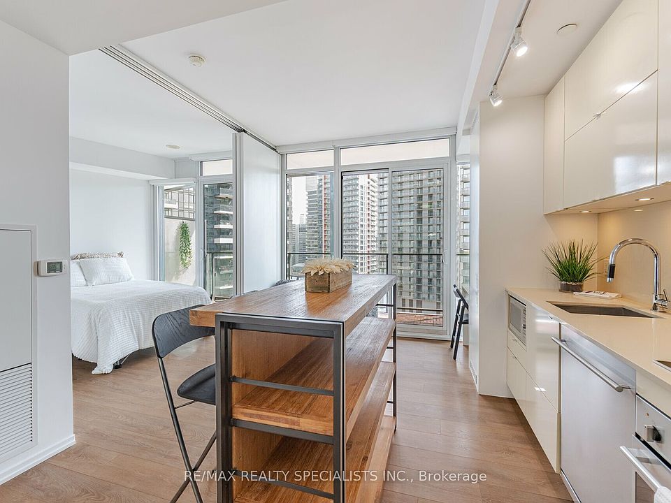 1st image of 125 Peter St #3012