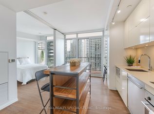 125 Peter St #3012, Toronto, ON M5V0M2