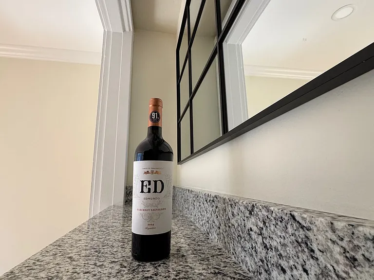 Dining Room details
