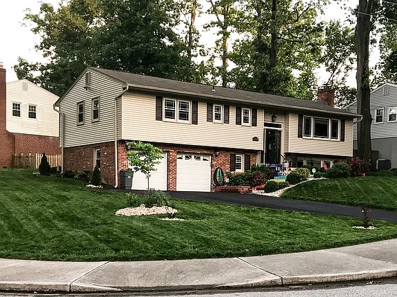 2nd image of 8301 Cherry Valley Ln