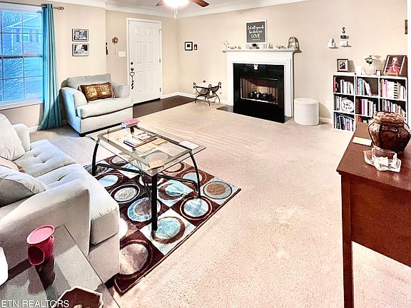4th image of 8321 Cureton Park Ln