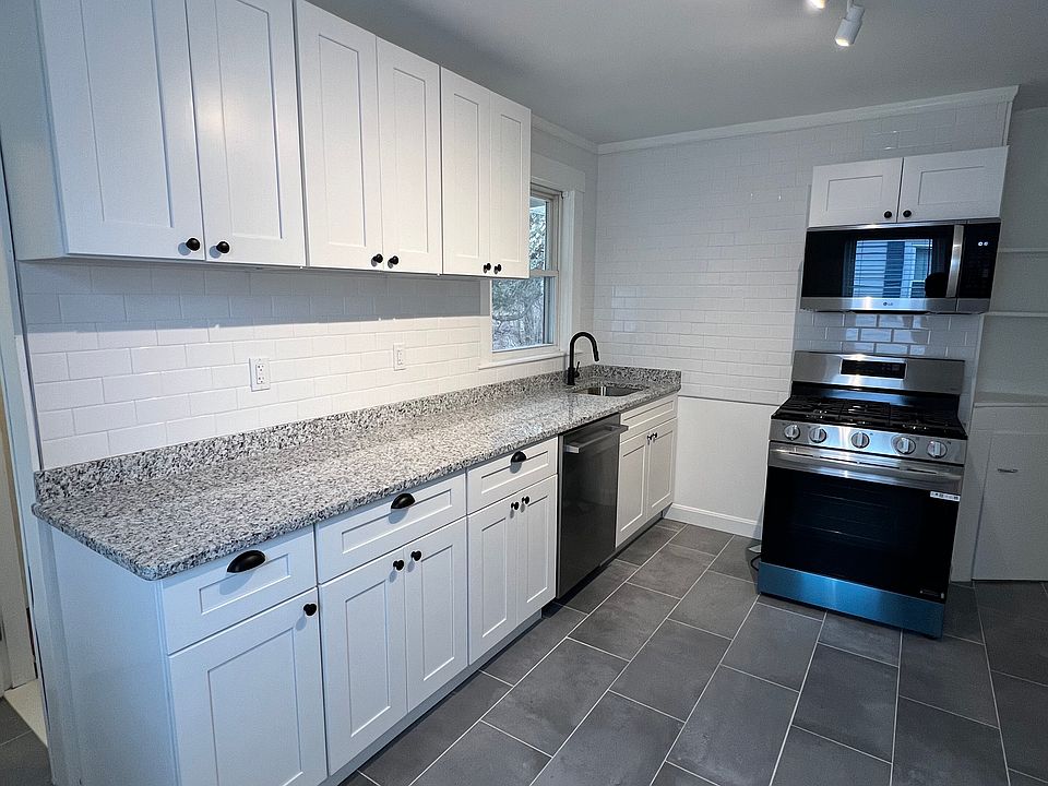 1st image of 28 Shaw St #1