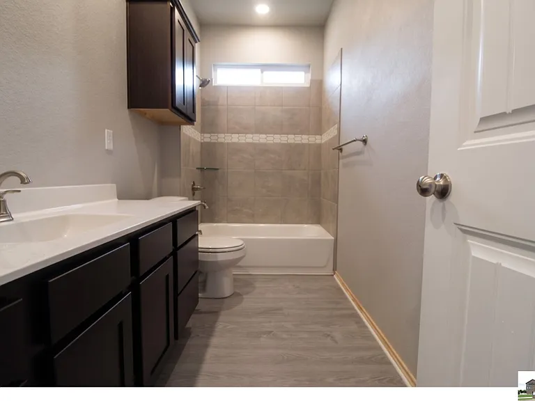 227 Green Valley Dr — Photo 9