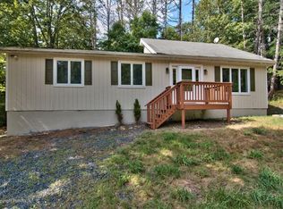 1227 Mink Trl, Bushkill, PA 18324