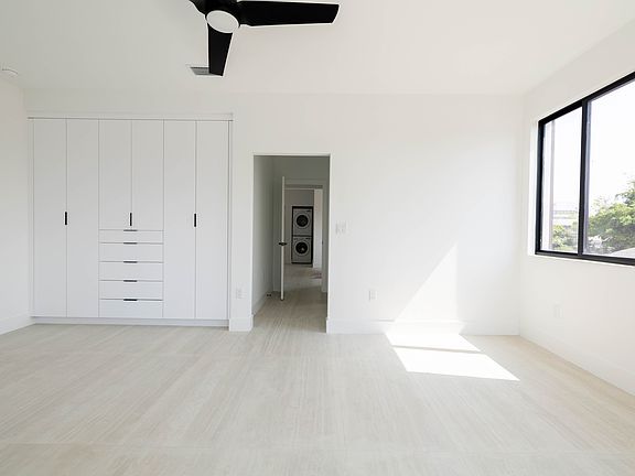 4th image of 3189 SW 23rd Ter #3189