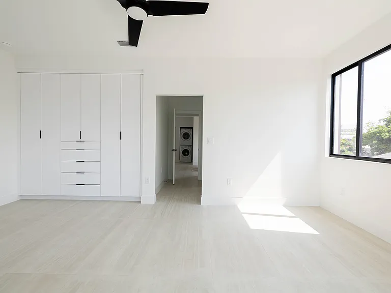 3189 SW 23rd Ter #3189 — Photo 4