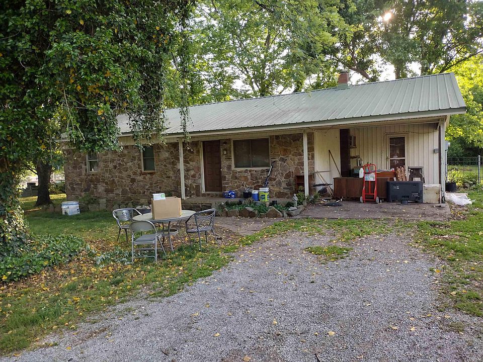1st image of 409 Hughes Ave