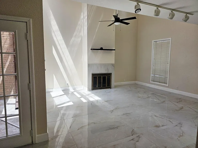 2323 Augusta Dr #38 — Photo 2