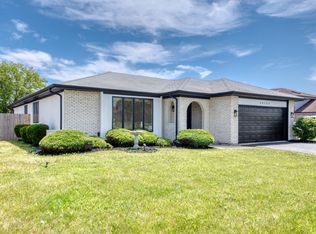 20133 Lake Lynwood Dr, Lynwood, IL 60411