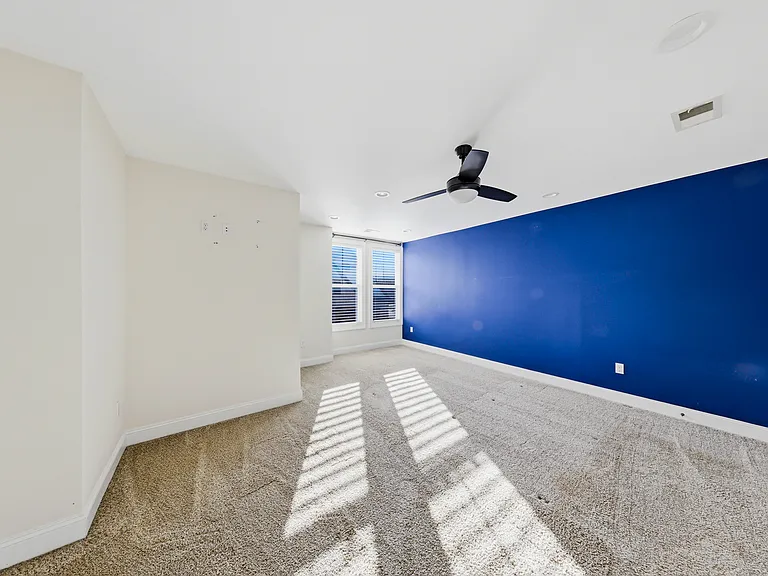 1020 Easton Ct — Photo 53