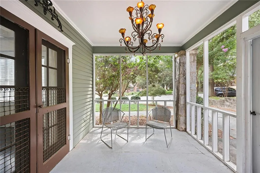 3 bed, 2.0 bath, 2000 sqft, $4,000 — Photo 4