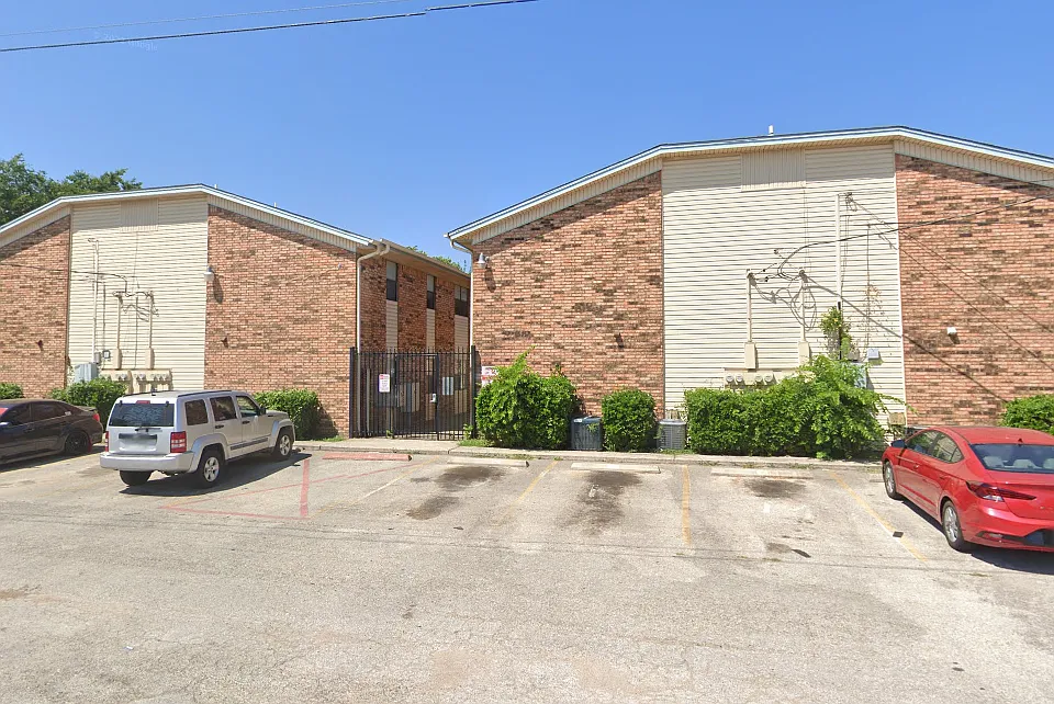 104 E Truman Ave #M