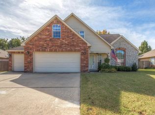 225 W Birmingham St, Broken Arrow, OK 74011