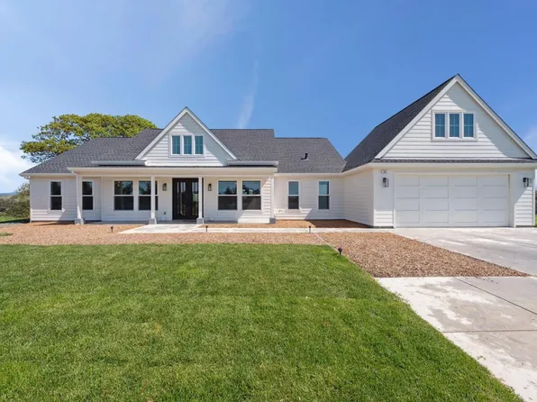 27 - 29 Valen Way, Petaluma, CA 94952