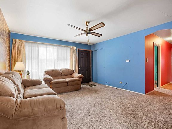 3rd image of 550 Kingman Ln