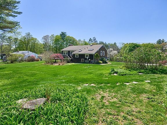 3rd image of 841 Dennison Dr