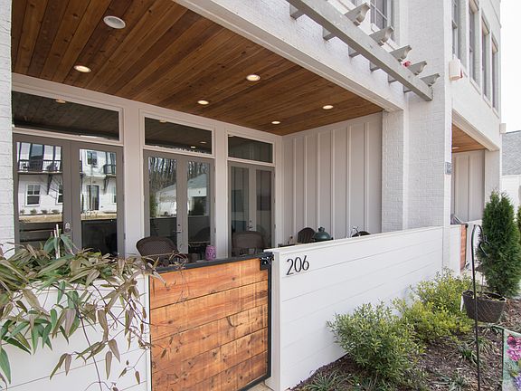 2nd image of 206 Sessions St
