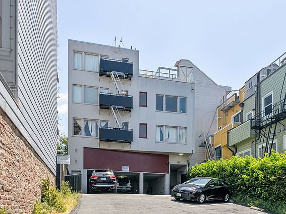 2nd image of 359 Green St APT 3
