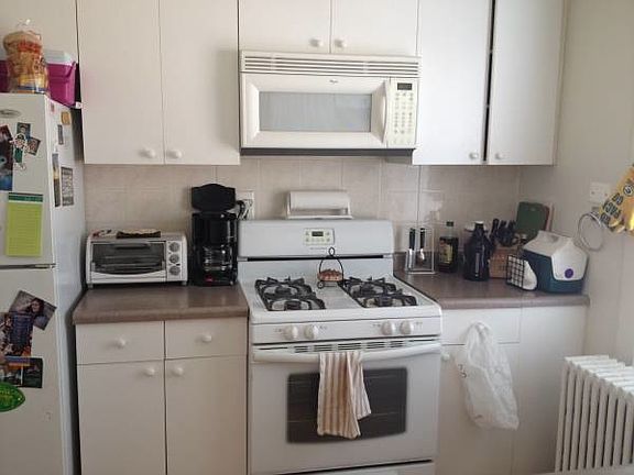 2nd image of 4432 N Wolcott Ave APT 3B