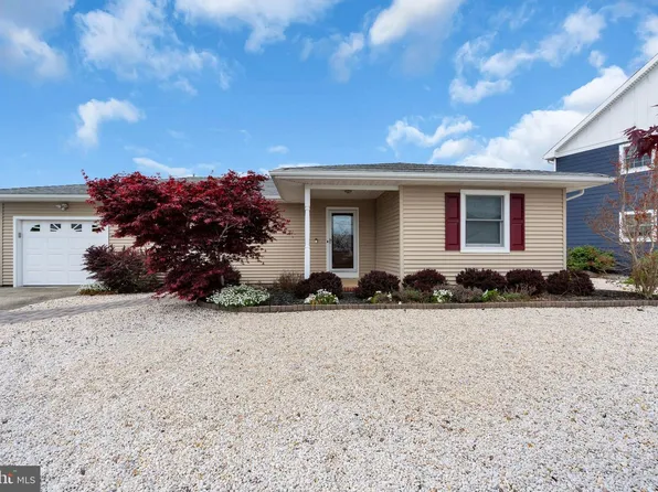 1203 Penguin Ct, Forked River, NJ 08731