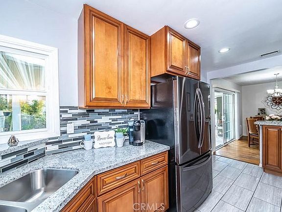 3rd image of 5318 Fidler Ave