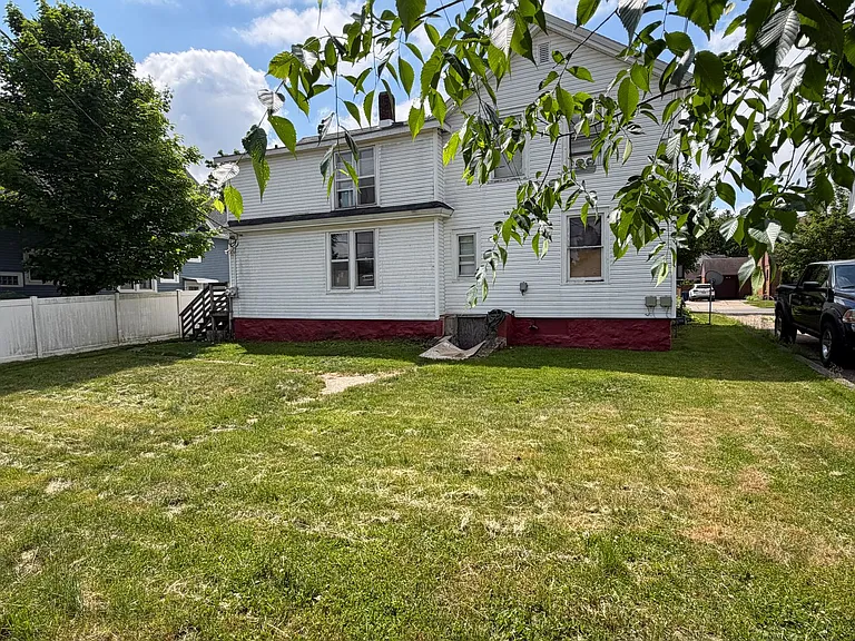 810 Steuben St — Photo 23