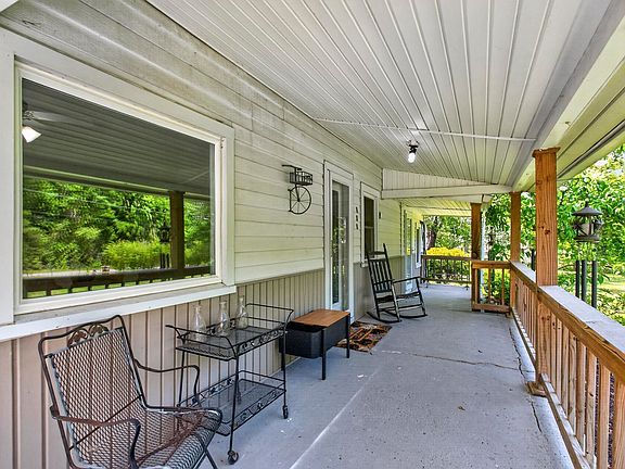 5th image of 905 Swinging Bridge Rd