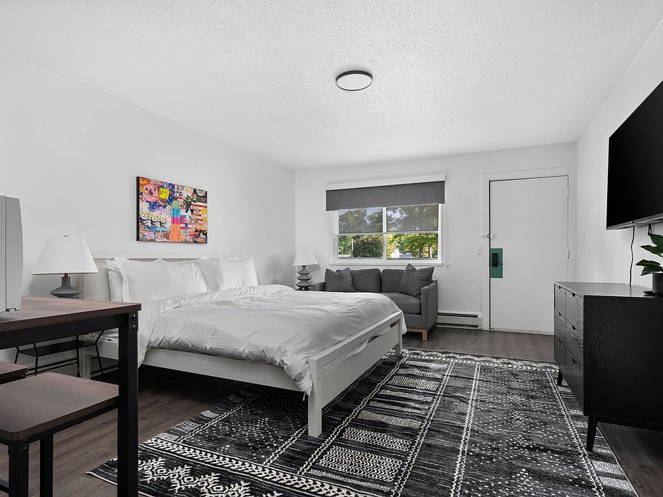 1st image of 121 Munson Ave #7