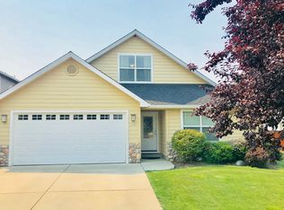 637 Spring Valley Dr, Medford, OR 97501