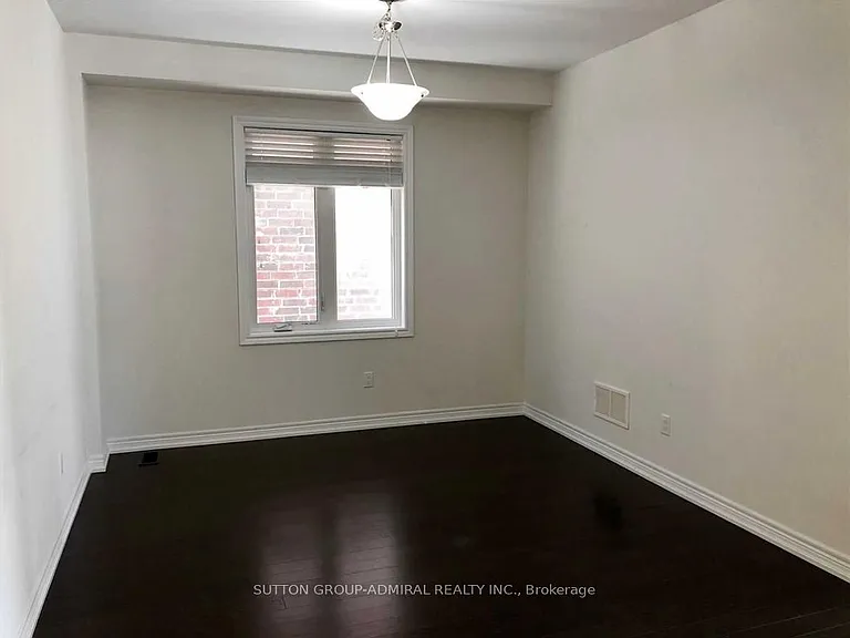 276 Chouinard Way — Photo 5
