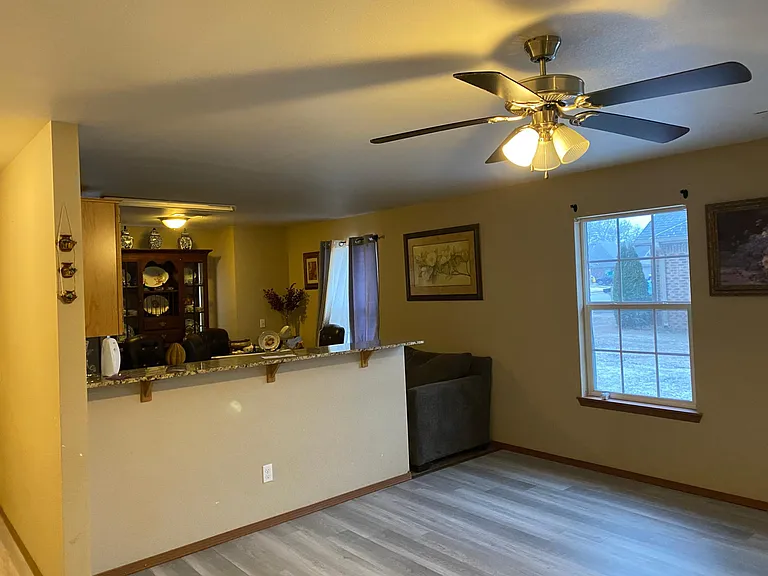 200 Foxglove St — Photo 4