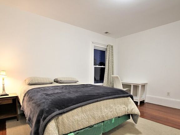 3rd image of 123 Glenville Ave #4RM
