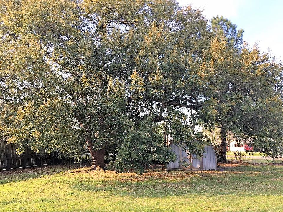1st image of 900 Jefferson Ave