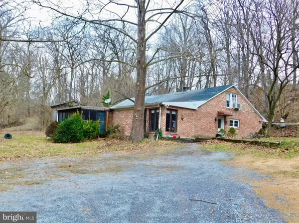 663 Crawford Quarry Rd, Falling Waters, WV 25419