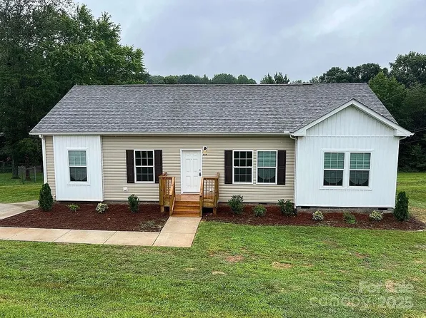 819 Wellwood Ave, Statesville, NC 28677