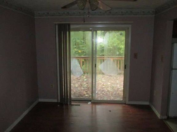 3rd image of 27167 Cox Dr