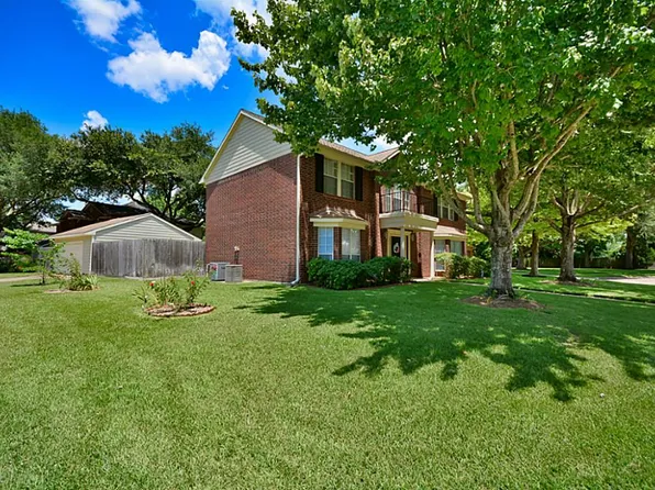 1910 Old Prairie Ct, Richmond, TX 77406