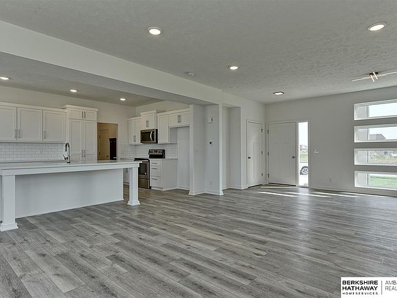 5th image of 11909 S 112th St