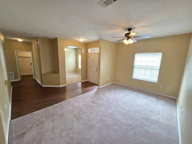 7270 Mossy Oaks Dr — Photo 2