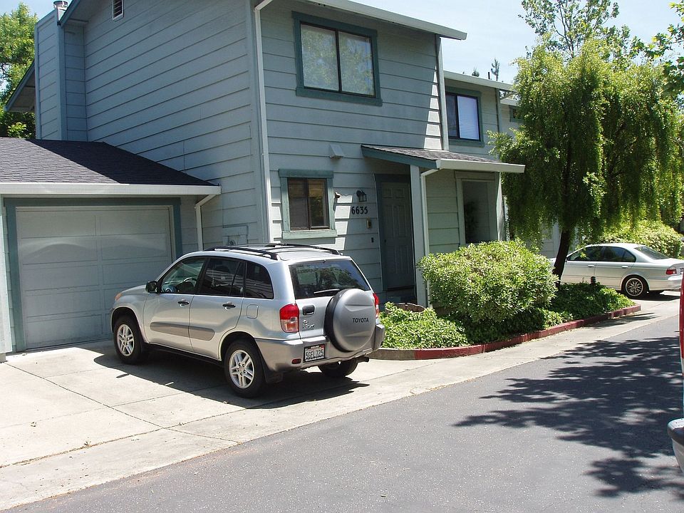 GARAGE / FRONT