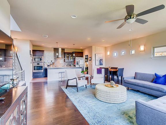 3rd image of 1142 Lost Creek Blvd APT 1
