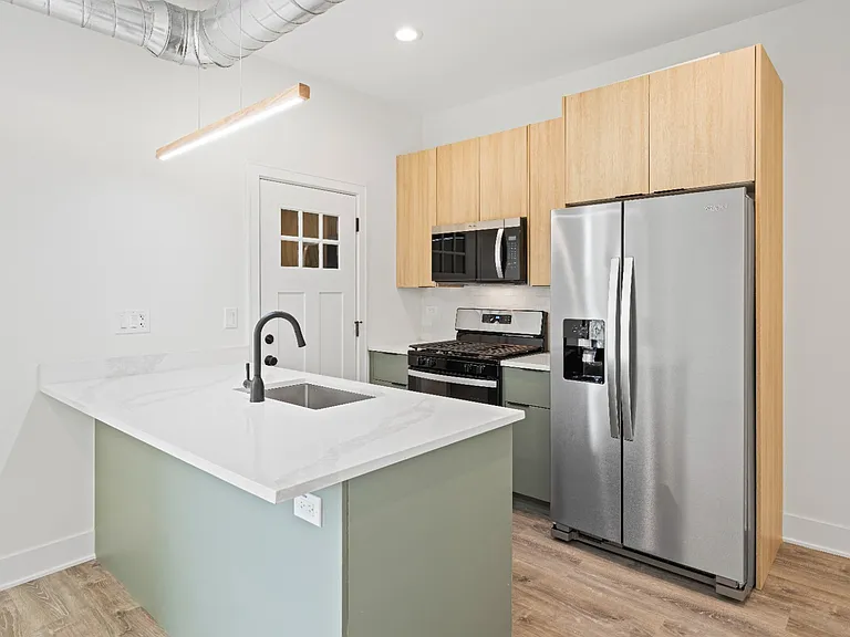 5616 N Washtenaw Ave #102 — Photo 1