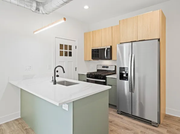 5616 N Washtenaw Ave APT 102, Chicago, IL 60659