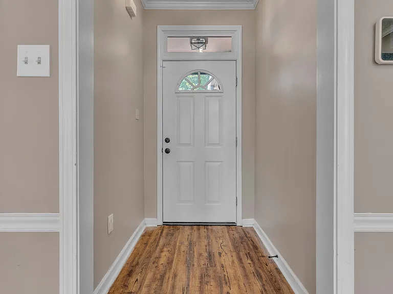 3933 Oak Forest Dr — Photo 6