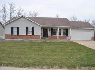 19 Robin Hood Dr, Troy, MO 63379