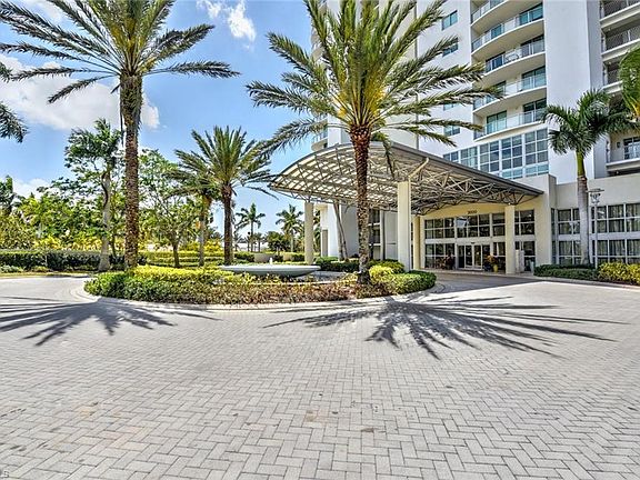 3rd image of 3000 Oasis Grand BLVD #1006