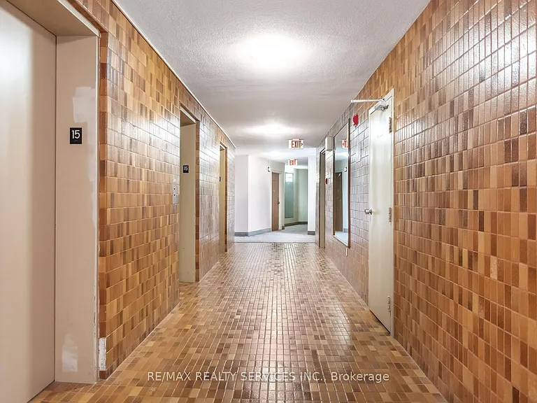 11 Wincott Dr #11 — Photo 4