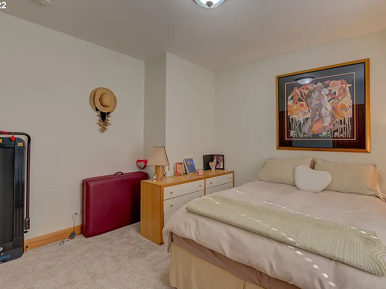 224 N Holladay Dr #201 — Photo 37
